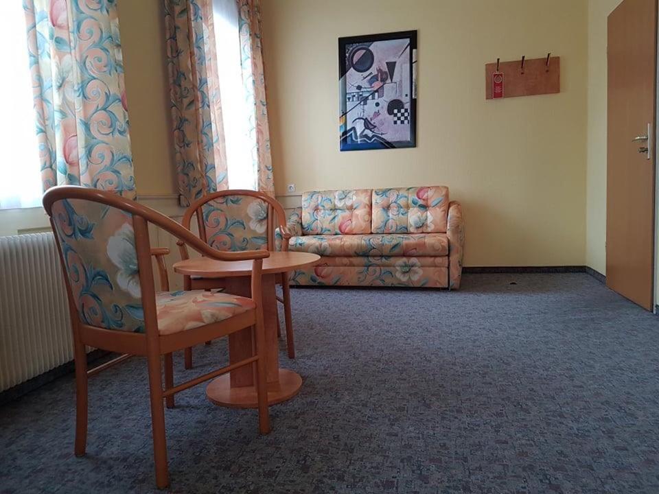 Traube Hotel Oeffingen Fellbach Zewnętrze zdjęcie