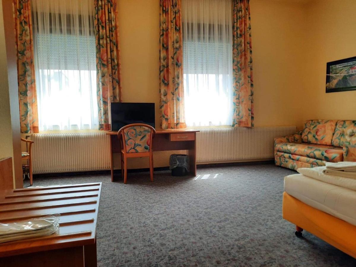 Traube Hotel Oeffingen Fellbach Zewnętrze zdjęcie